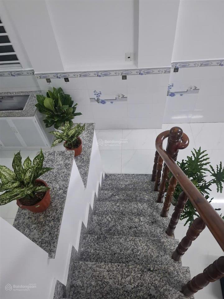 Nhà riêng chính chủ full thổ cư giá chỉ 765tr xây dựng kiên cố gần chợ , gần trường