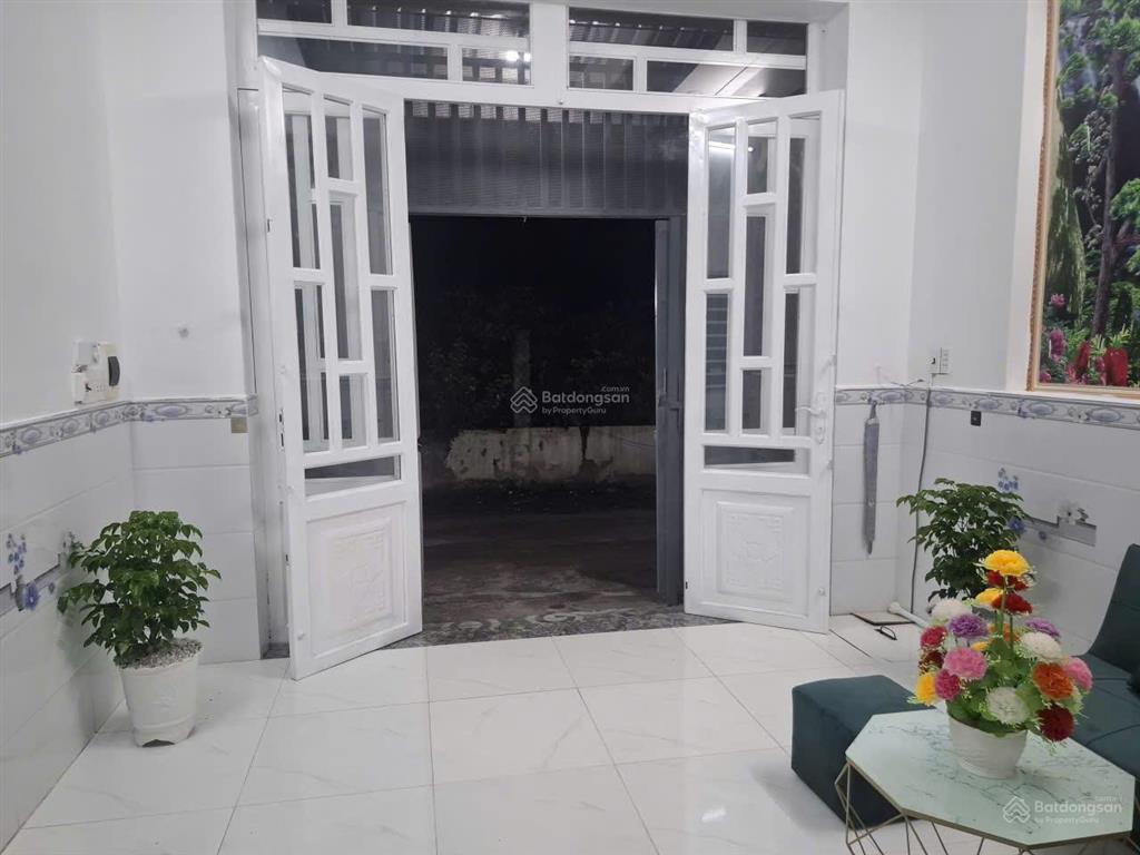 Nhà riêng chính chủ full thổ cư giá chỉ 765tr xây dựng kiên cố gần chợ , gần trường