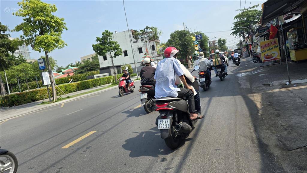 Nhà 8 tỷ hiếm tài lộc báo hiếu bành văn trân tân bình