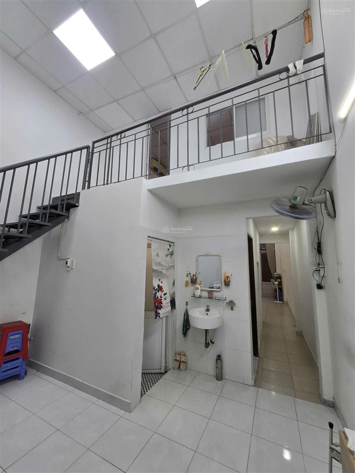 Nhà hiếm báo hiếu ba mẹ 8.2 tỷ p.2 tân bình sát mặt tiền gần sân bay