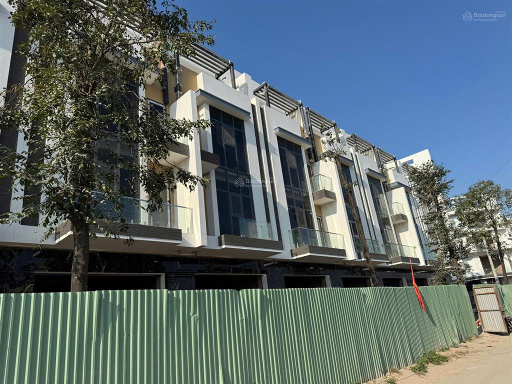 Bán căn nhà liền kề gần đường 25m, trước mặt là 30 tòa chung cư sát ecopark giá nhỉnh 14 tỷ