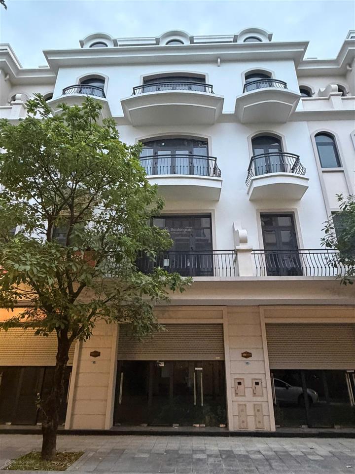 Siêu sốc  liền kề sao biển 67.5m² giá chỉ 8.8 tỷ