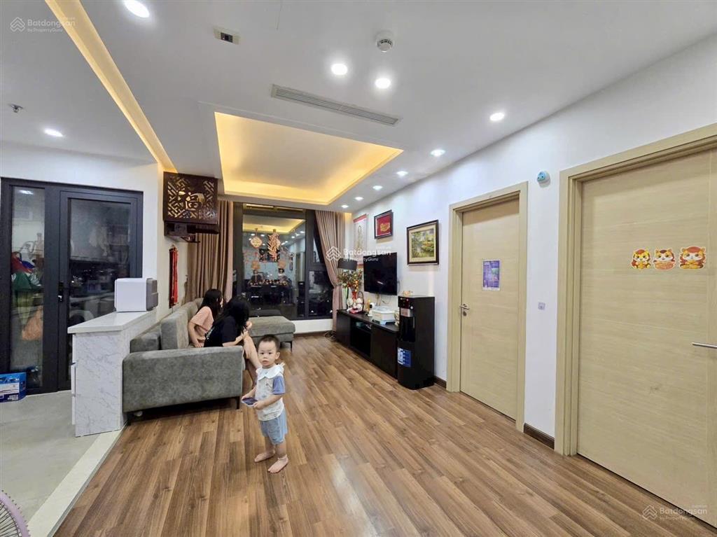 Bán căn hộ tại chung cư b6 giảng võ căn hộ 2 ngủ, 76m2, giá 12,6 tỷ, có tl