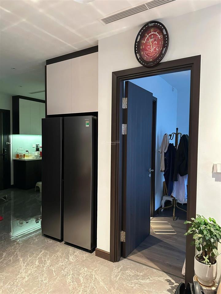 Bán căn hộ tại số 8 nguyễn hồng, căn hộ 2 ngủ, 57m2, giá 11,4 tỷ
