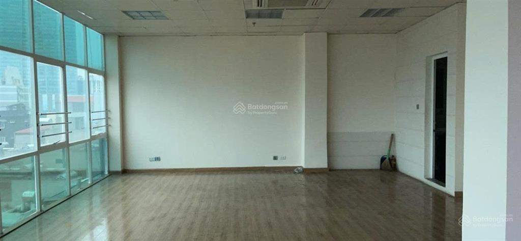 Cho thuê văn phòng tại phố linh lang, văn phòng 90m2, giá 22 triệu
