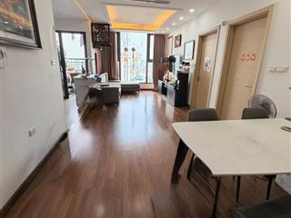 Bán căn hộ 2pn tại b6 giảng võ 76,6m², ban công đông nam, cửa chính tây bắc, giá 12,6 tỷ