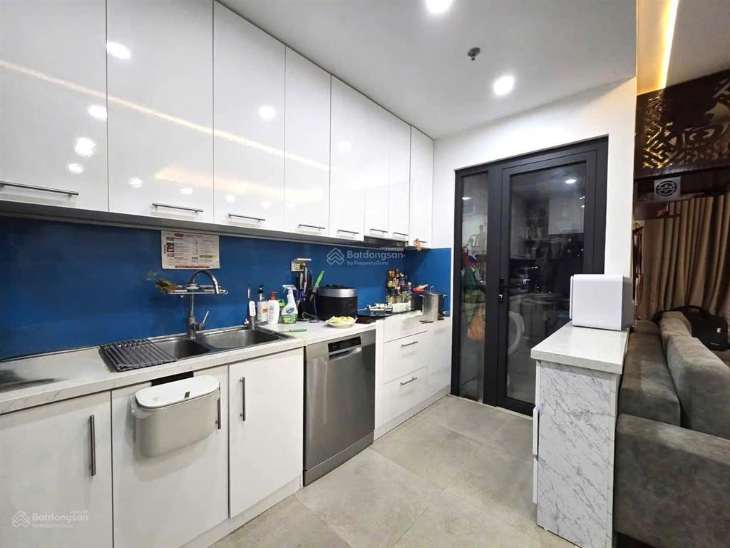Bán căn hộ 2pn tại b6 giảng võ 76,6m², ban công đông nam, cửa chính tây bắc, giá 12,6 tỷ