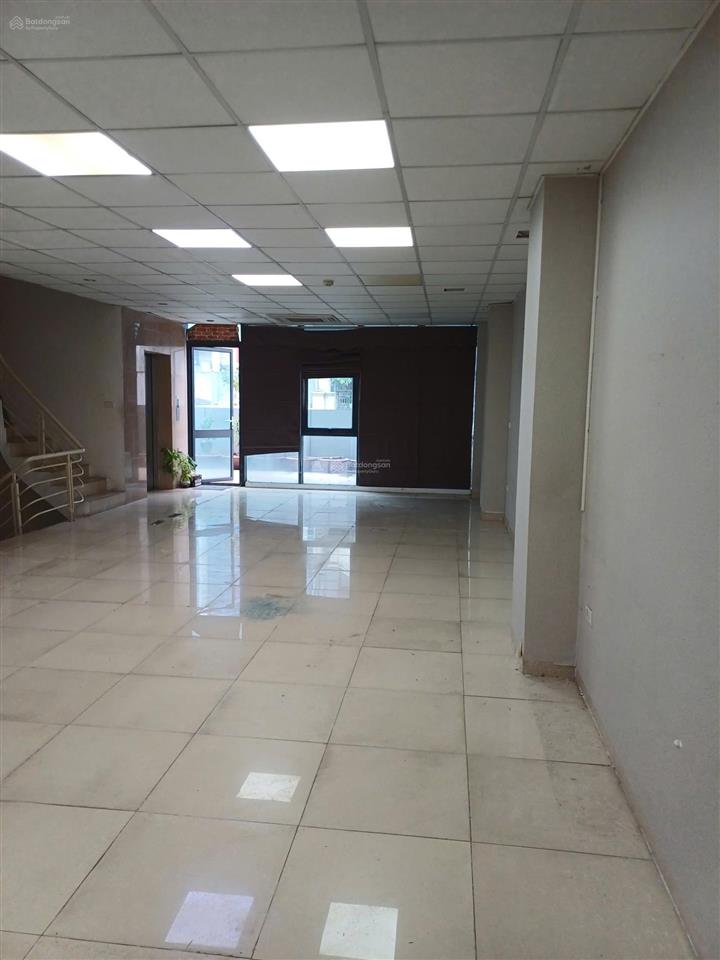 Cho thuê văn phòng tại nguyễn trãi, văn phòng 67m2, giá 20tr, gần trục đường