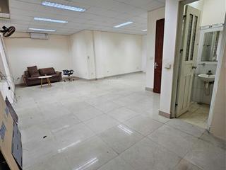 Cho thuê văn phòng tại đê la thành, văn phòng 50m2 giá chỉ 7,5tr, vuông vắn dễ setup