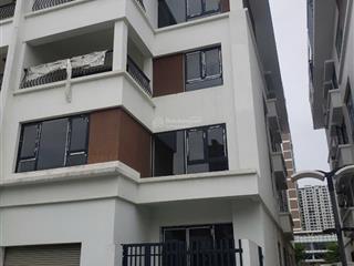 Cho thuê căn liền kề dự án romantic nguyễn văn huyên, 115m2, 5,5 tầng, giá 80tr, có thang máy