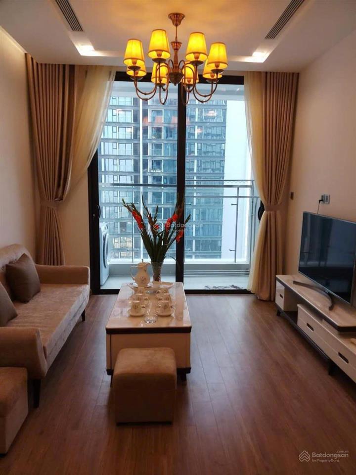 Bán căn hộ vinhomes metropolis tòa m3, 56m², 1 ngủ, full nội thất, view hồ tây, giá 12,3 tỷ