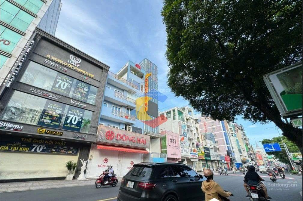 Bán toà mt hai bà trưng, p6, q3 ngang to (8,5 x 26) vuông vức giá giảm còn 180 tỷ 0966 931 *** tâm