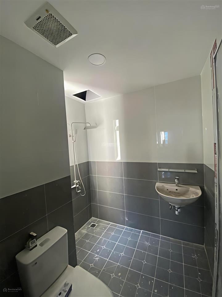 Bán tòa nhà góc 2 mặt tiền lý thái tổ ngay bv nhi đồng 1 quận 10(5 x 22) h6t thang máy 0966 931 ***