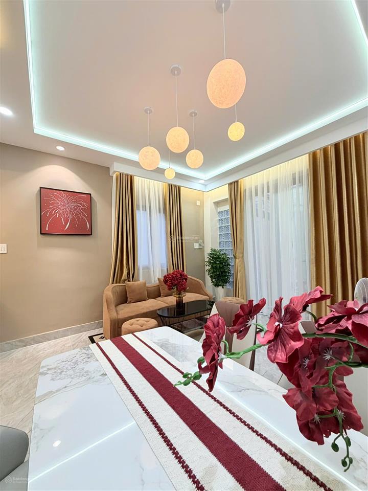 Nhà mới đẹp huỳnh văn bánh vào ở ngay chỉ 5,9 tỷ 3tầng ban công xe hơi tới cửa 0966 931 *** ms tâm