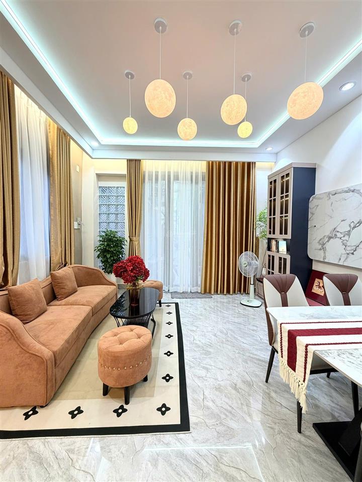 Nhà mới đẹp huỳnh văn bánh vào ở ngay chỉ 5,9 tỷ 3tầng ban công xe hơi tới cửa 0966 931 *** ms tâm