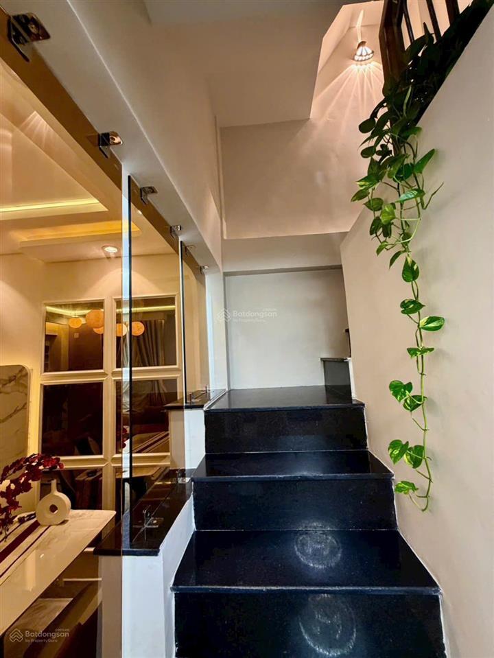 Nhà mới đẹp huỳnh văn bánh vào ở ngay chỉ 5,9tỷ 3tầng ban côngxe hơi tới cửa0966 931 *** ms tâm