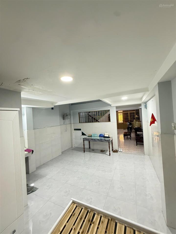 Bán nhà mặt tiền đường bến cá, phương sài