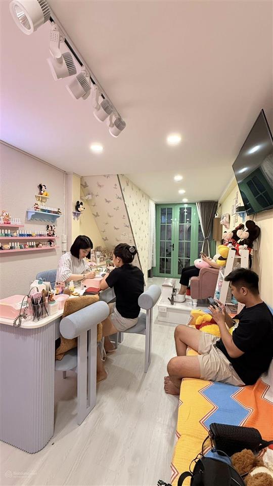 Nhà nở hậu 5m hiếm 2 tầng hẻm 4m nam kỳ khởi nghĩa q3 dòng tiền 10tr/tháng giá chỉ 5,7 tỷ