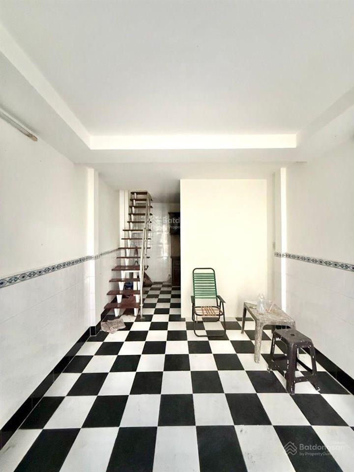 Trung tâm q.10 ngay vòng xoay lý thái tổ, 4 tầng 3pn 4wc, dtsd 80m2 sổ nở hậu nhẹ. giá 4.350 tỷ