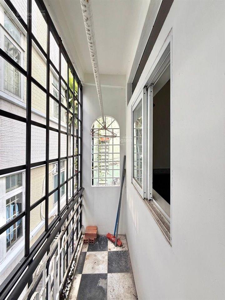 Trung tâm q.10 ngay vòng xoay lý thái tổ, 4 tầng 3pn 4wc, dtsd 80m2 sổ nở hậu nhẹ. giá 4.350 tỷ