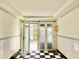 Trung tâm q.10 ngay vòng xoay lý thái tổ, 4 tầng 3pn 4wc, dtsd 80m sổ nở hậu nhẹ. nhỉnh nhẹ 4 tỷ