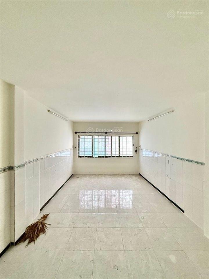 Trung tâm q.10 ngay vòng xoay lý thái tổ, 4 tầng 3pn 4wc, dtsd 80m2 sổ nở hậu nhẹ. giá 4.350 tỷ