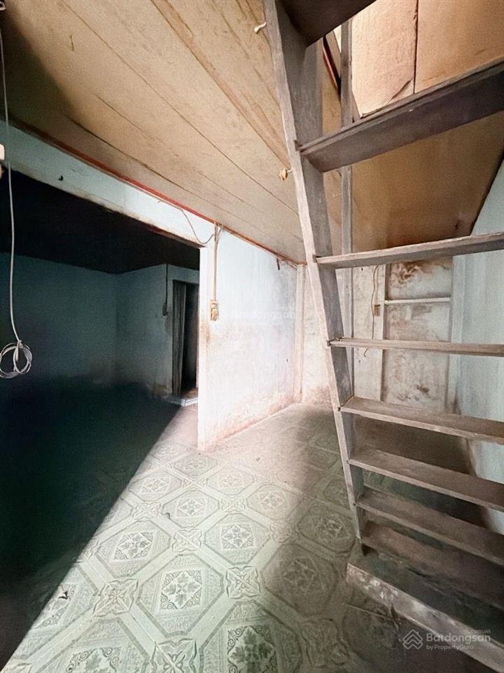 Nhà cấp 4 tiện xây mới, dtsd 55m2 nở hậu 5m, 1 trệt 1 lầu shr công nhận, đường bến vân đồn, p2, q4