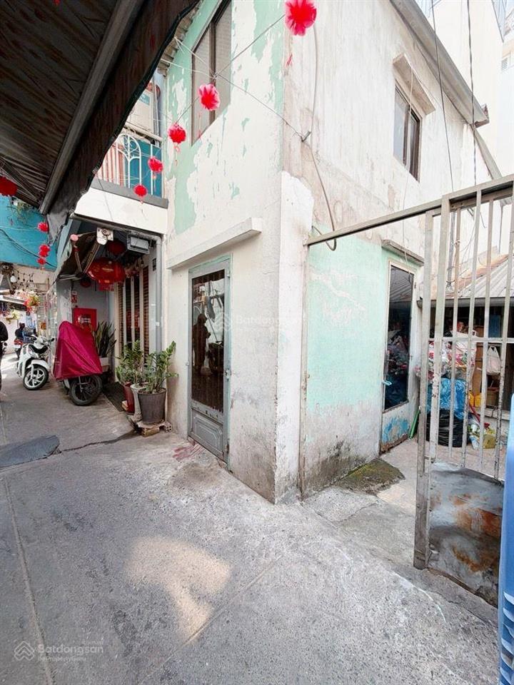 Nhà cấp 4 tiện xây mới, dtsd 55m2 nở hậu 5m, 1 trệt 1 lầu shr công nhận, đường bến vân đồn, p2, q4