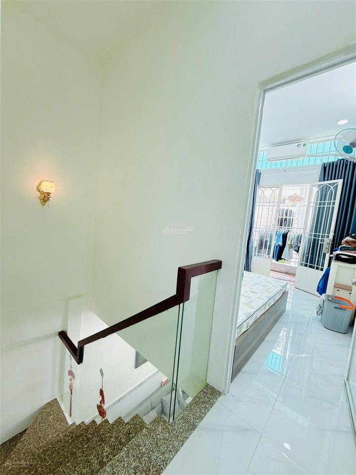 Nhà bông sao quận 8, kdc hiện hữu  hẻm rộng 3 mét. 2pn 2wc, shr hoàn công đủ. nhỉnh nhẹ 4 tỷ( tl )