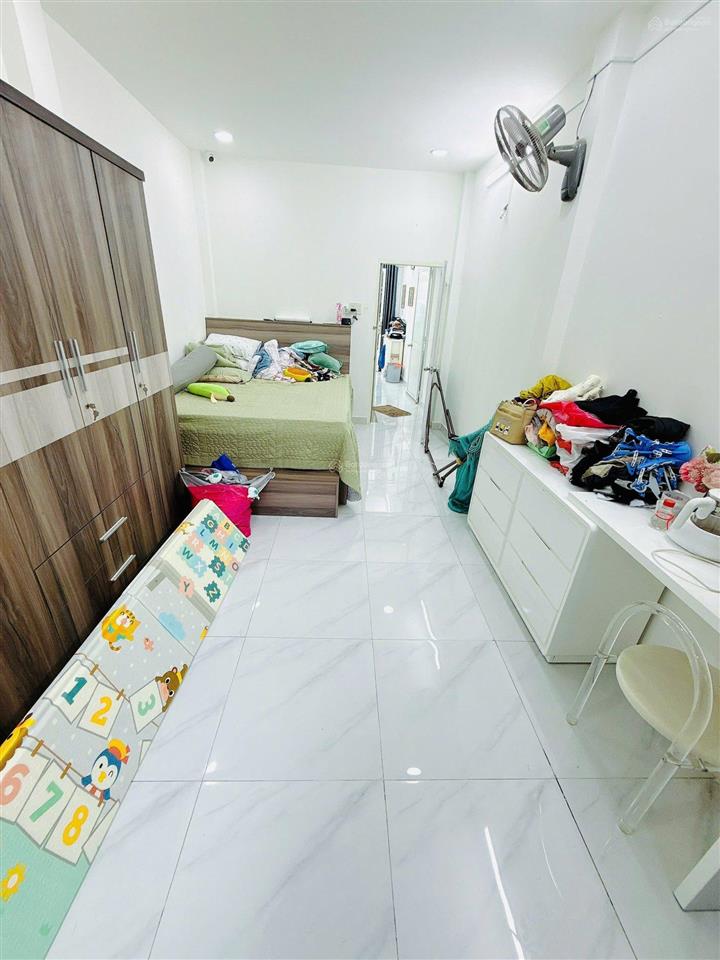 Nhà bông sao quận 8, kdc hiện hữu  hẻm rộng 3 mét. 2pn 2wc, shr hoàn công đủ. nhỉnh nhẹ 4 tỷ( tl )