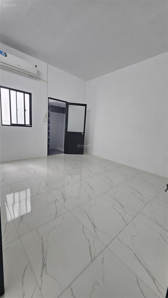 Nhà cấp 4, 2pn, đẹp vào ở liền, dt 97m2 shr công nhận đủ, nguyễn thị tần q8  sát chợ rạch ông