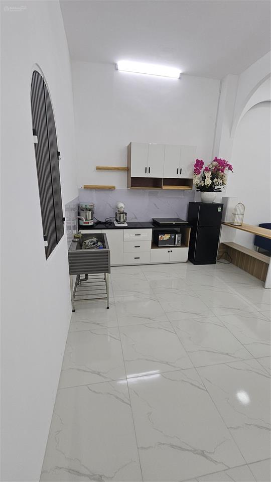 Nhà cấp 4, 2pn, đẹp vào ở liền, dt 97m2 shr công nhận đủ, nguyễn thị tần q8  sát chợ rạch ông