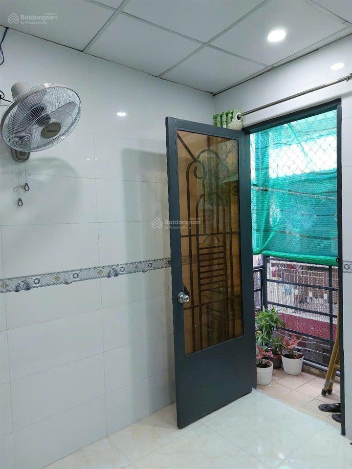 Nhà phố nguyễn thị tần q8 sát q1, dtsd 40m2, đối diện chợ rạch ông. shr, hoàn công, nhỉnh nhẹ 2 tỷ
