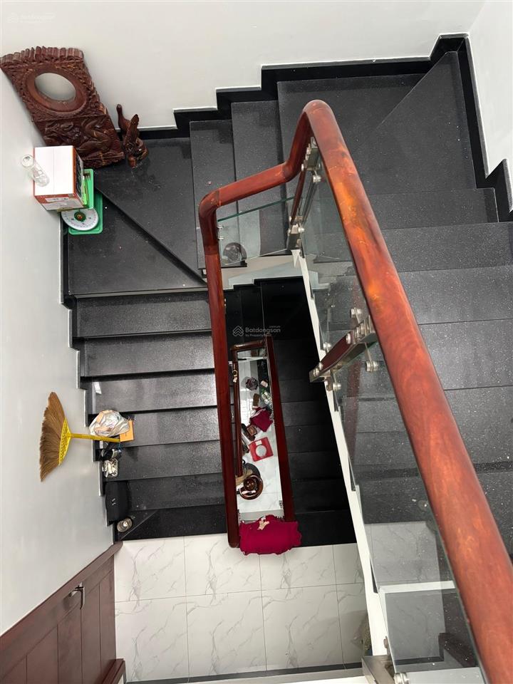 Nhà 3 tầng nội thất mới đẹp, bùi minh trực q8, kdc hiện hữu, shr vuông đẹp chỉ 8,3 tỷ (tl)
