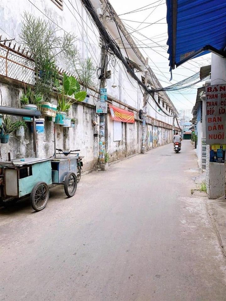Hẻm siêu to 1005 trần xuân soạn. cực rẻ. rẻ hơn giá đất