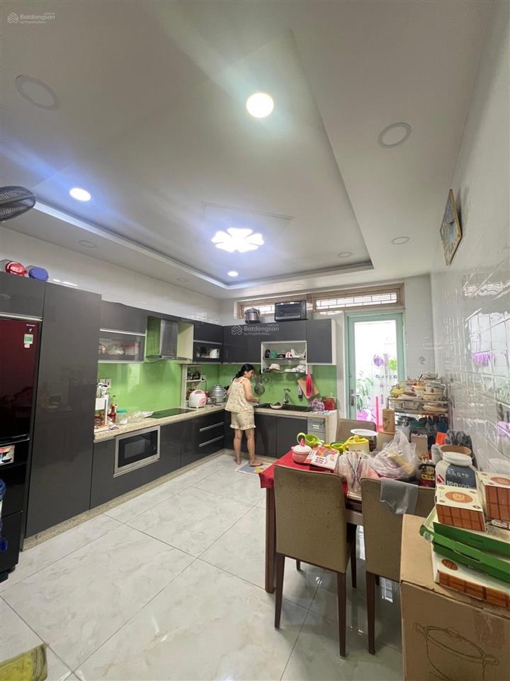 Nhà hẻm xe hơi thông tứ tung phạm hùng q8 56m 4pn full nội thất