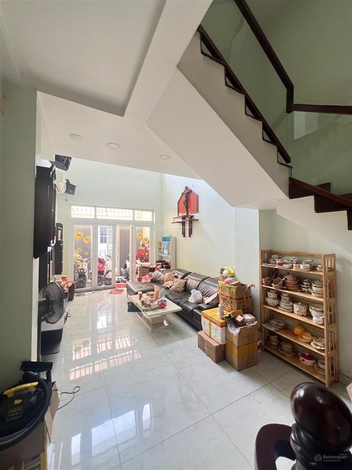 Nhà hẻm xe hơi thông tứ tung phạm hùng q8 56m 4pn full nội thất