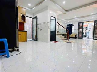 Bán căn hộ dịch vụ 4 phòng ngủ. diện tích lớn có kết cấu btct có 1 không 2 dưới 80 triệu/mét.
