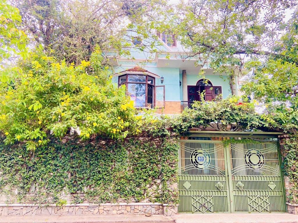 Bán biệt thự sân vườn cn 502m vị trí trung tâm thảo điền dt 15,2x33m hầm 3 tầng giá tốt chốt nhanh