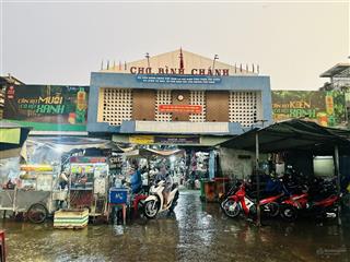 Đất ngang khủng 7m. xe hơi đỗ cổng. diện tích 101.5 m2. sổ vuông a4. gần chợ bình chánh. nhỉnh 1tỷ