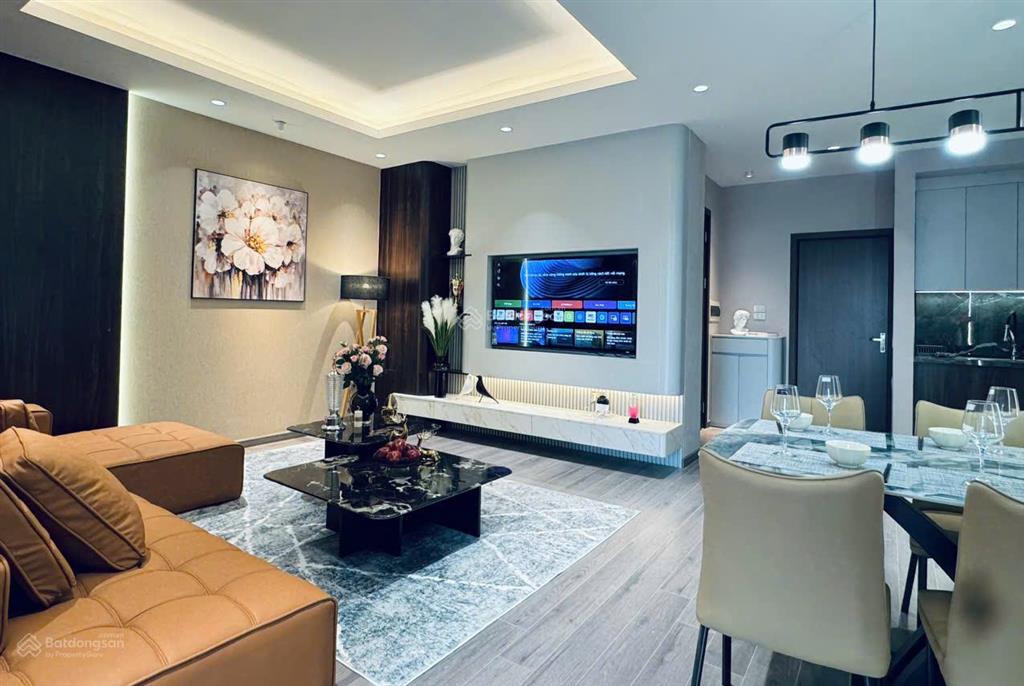 Bán gấp căn 116m2 3n2wc full nội thất cc diamond flower giá 11,5 tỷ.  0772 338 ***