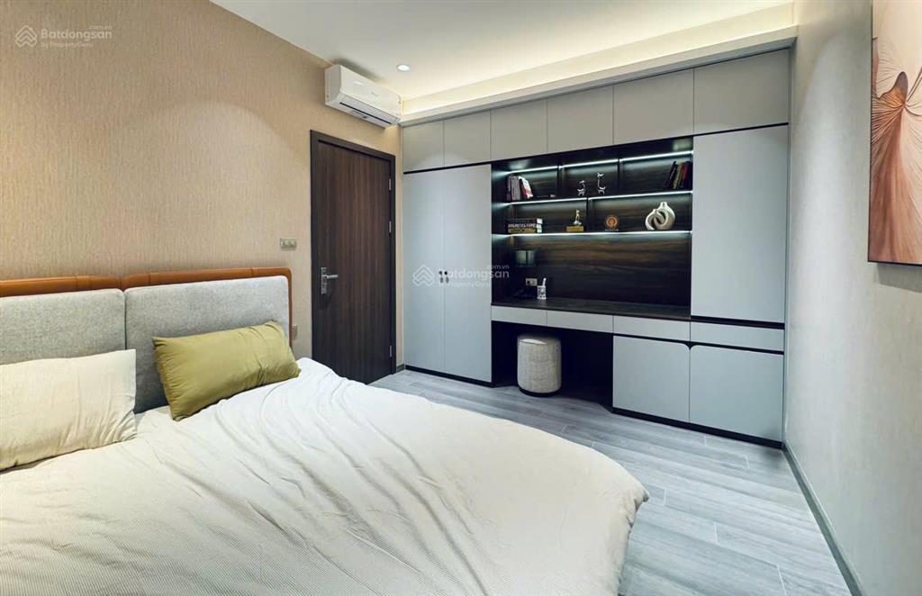 Bán gấp căn 116m2 3n2wc full nội thất cc diamond flower giá 11,5 tỷ.  0772 338 ***