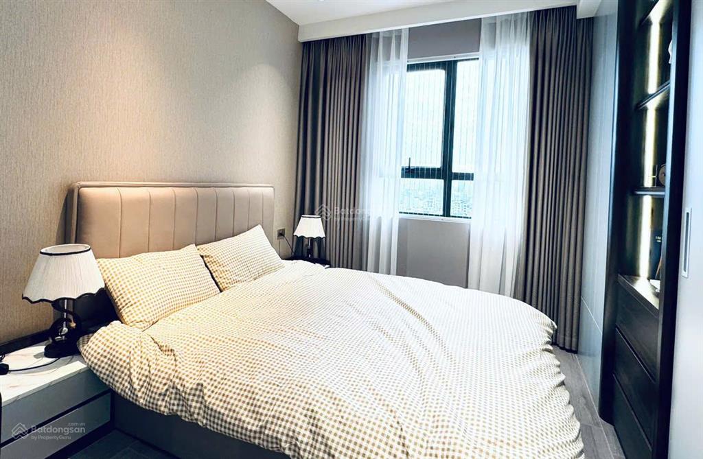 Bán gấp căn 116m2 3n2wc full nội thất cc diamond flower giá 11,5 tỷ.  0772 338 ***