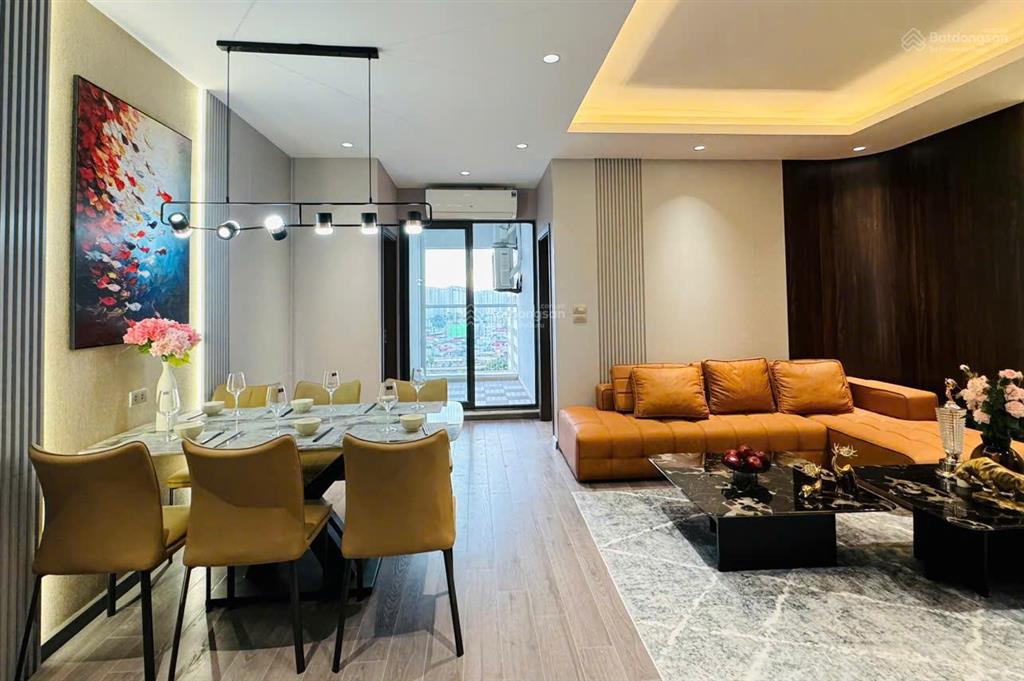 Bán gấp căn 116m2 3n2wc full nội thất cc diamond flower giá 11,5 tỷ.  0772 338 ***