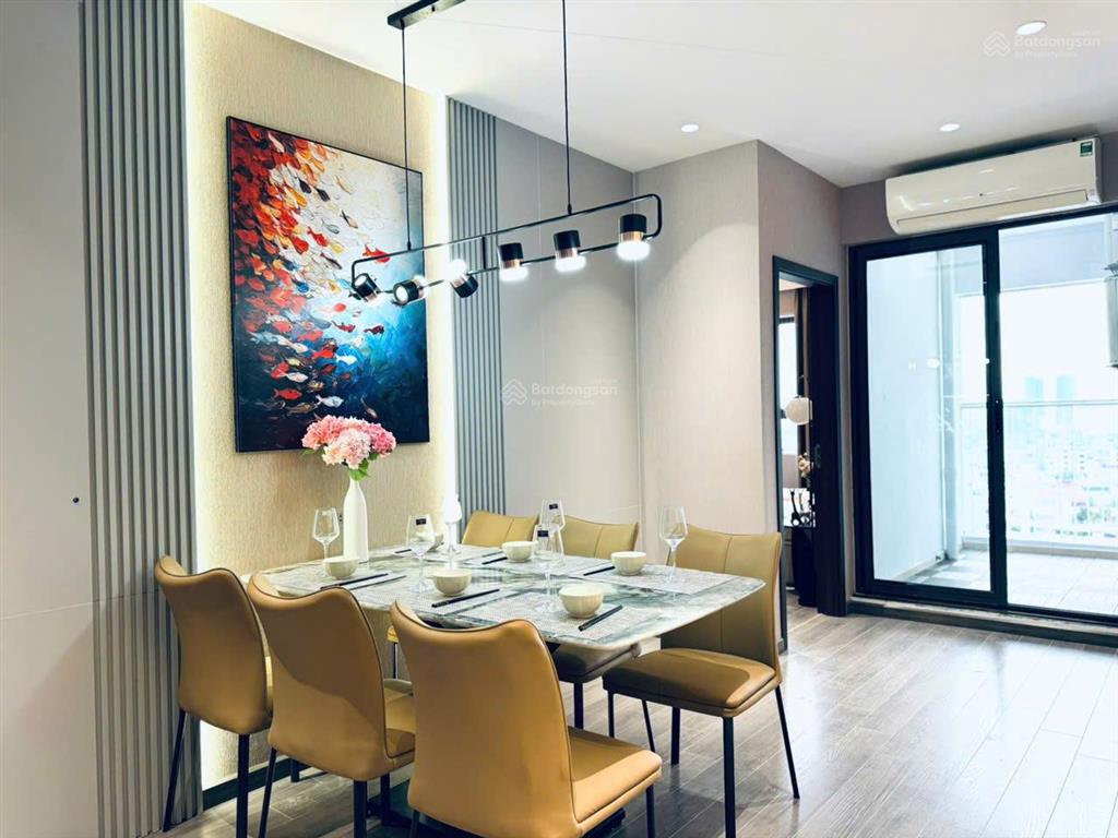 Bán gấp căn 116m2 3n2wc full nội thất cc diamond flower giá 11,5 tỷ.  0772 338 ***