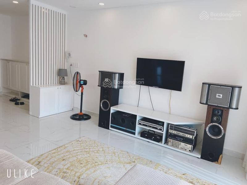 Bán gấp căn hộ 2pn, 2wc tại vinhomes central park, 71 m2