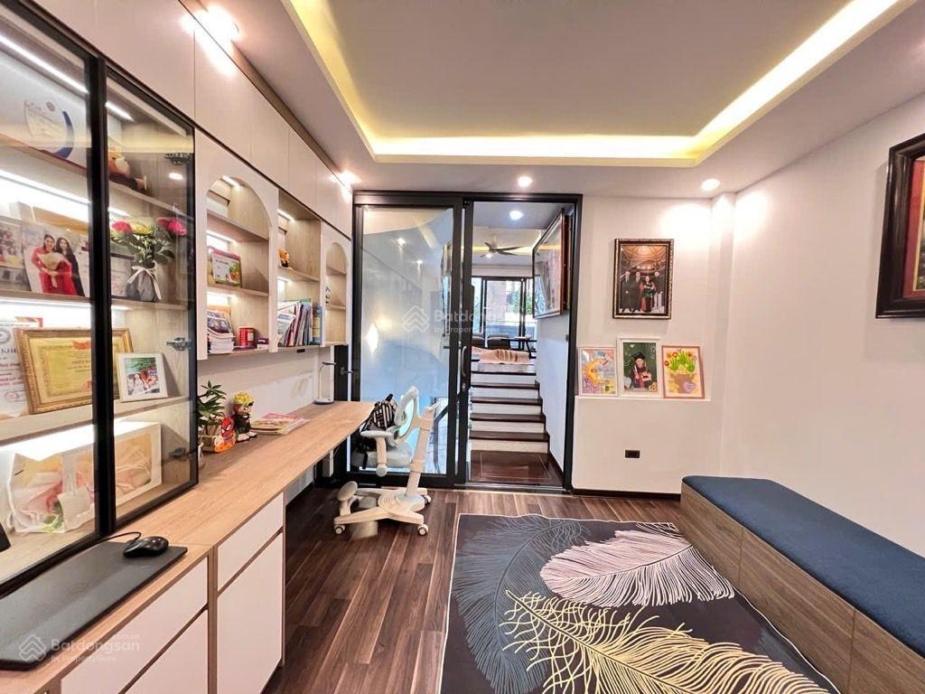 Bán nhà riêng 50m2, gara ô tô tại việt hưng, nội thất đẹp ở ngay15.5 tỷ