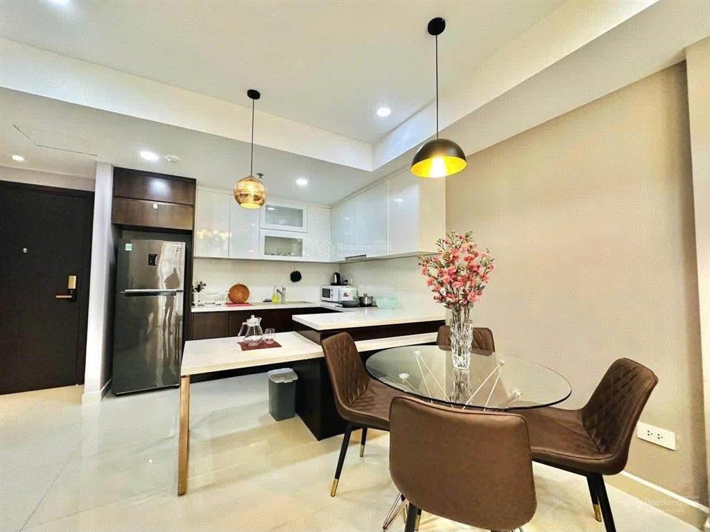 Ch 57m/2pn phạm văn đồng, chủ định cư nước ngoài  sổ hồng sẵn tặng kèm nội thất như hình ở ngay