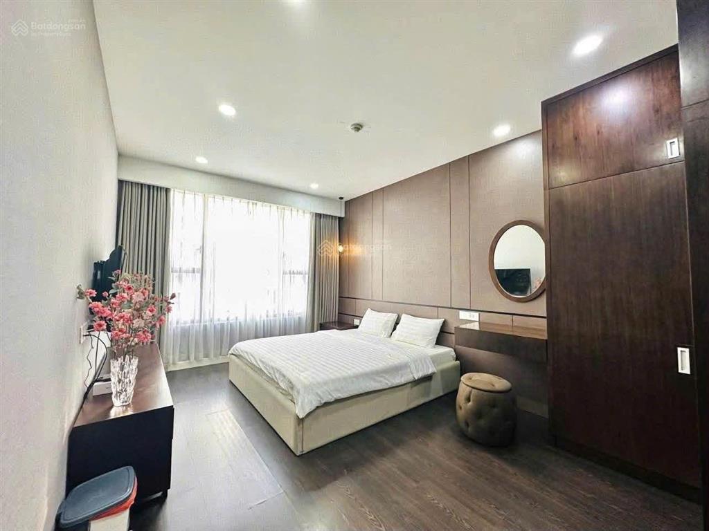 Ch 57m/2pn phạm văn đồng, chủ định cư nước ngoài  sổ hồng sẵn tặng kèm nội thất như hình ở ngay