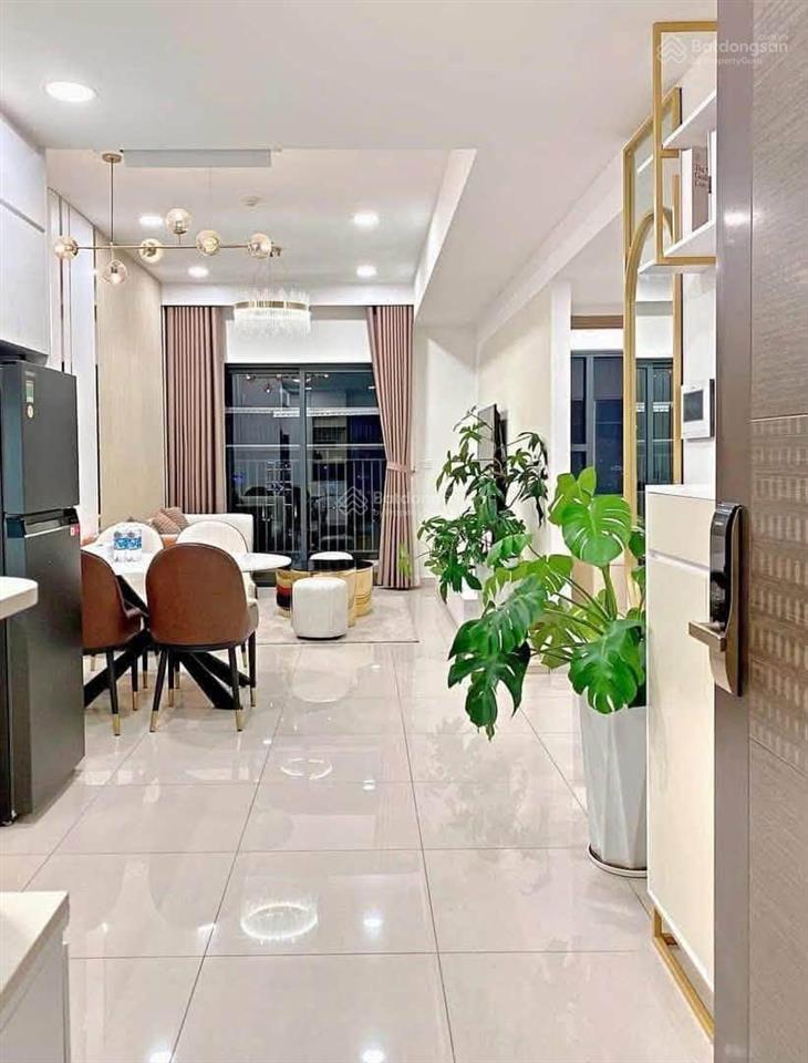 55m2/2pn sát sân bay tầng cao view đẹp bancong + logia rộng, nhận nhà liền nội thất đầy đủ như hình